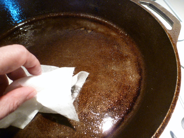 Curing an Iron Pot (5)